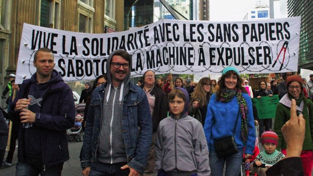 Avec les sans papiers