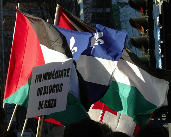 Drapeaux palestinien et québécois
