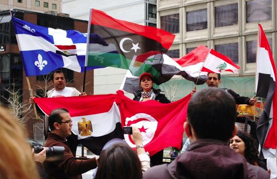 Drapeaux Québec et arabes